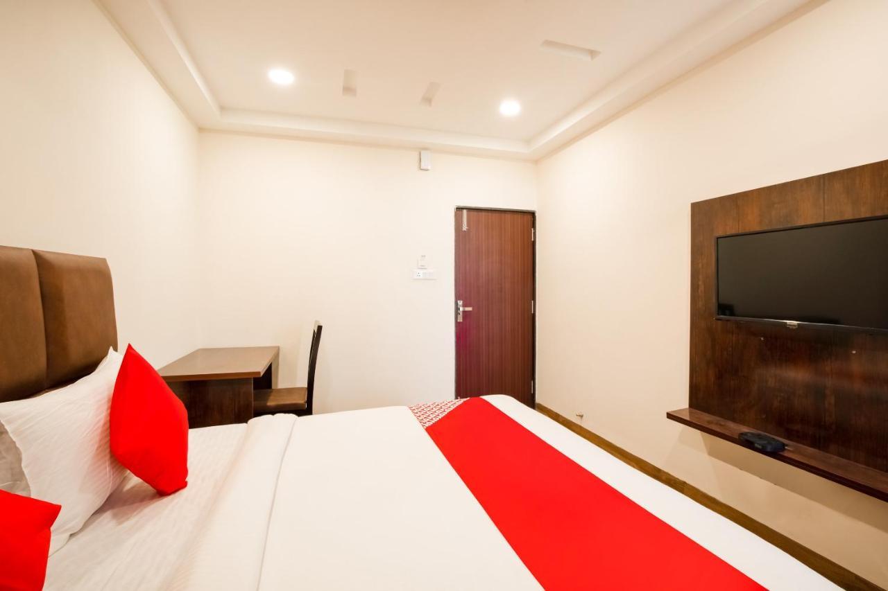 Oyo 71689 Hotel S Pride インドール エクステリア 写真