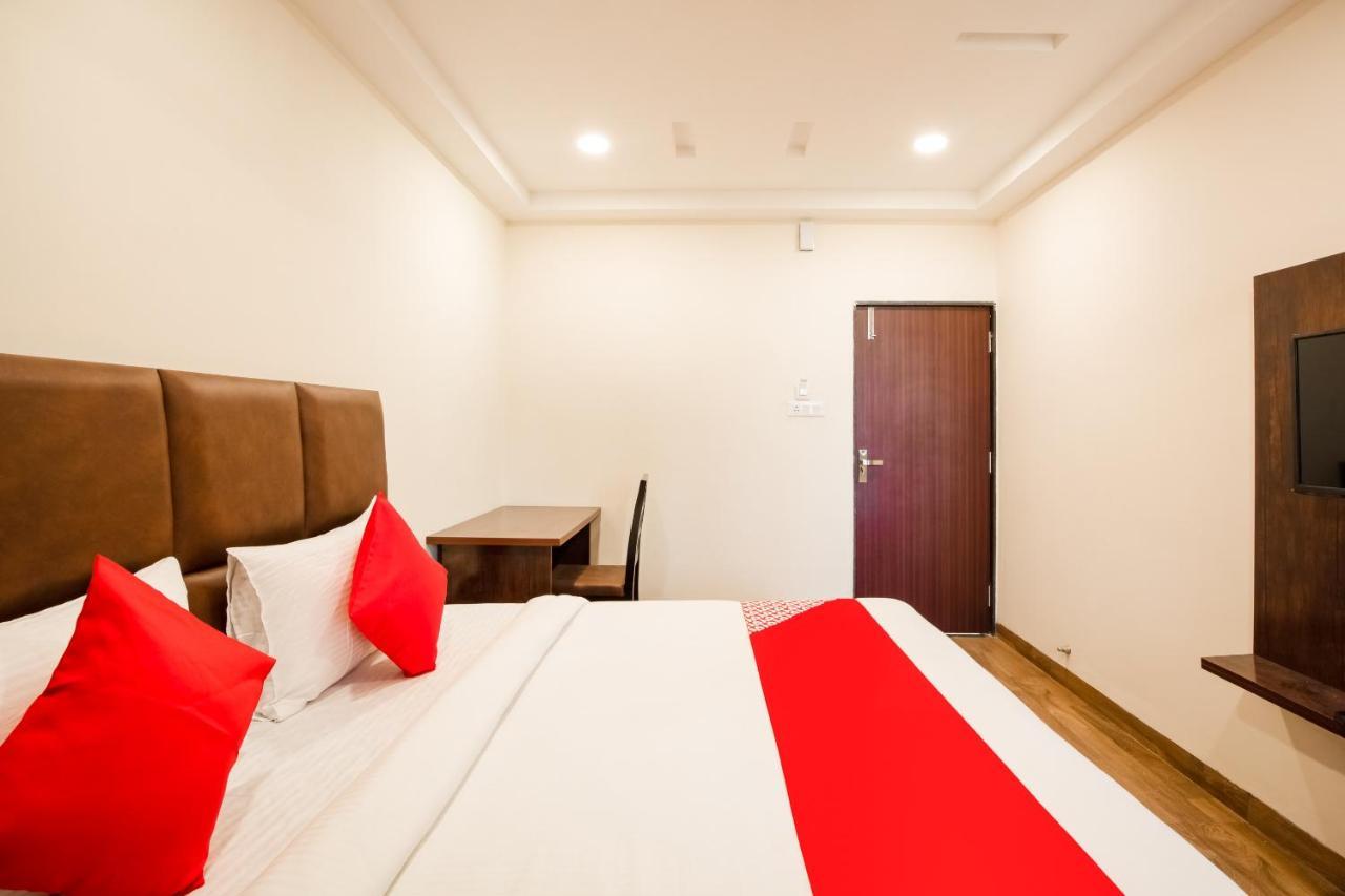 Oyo 71689 Hotel S Pride インドール エクステリア 写真