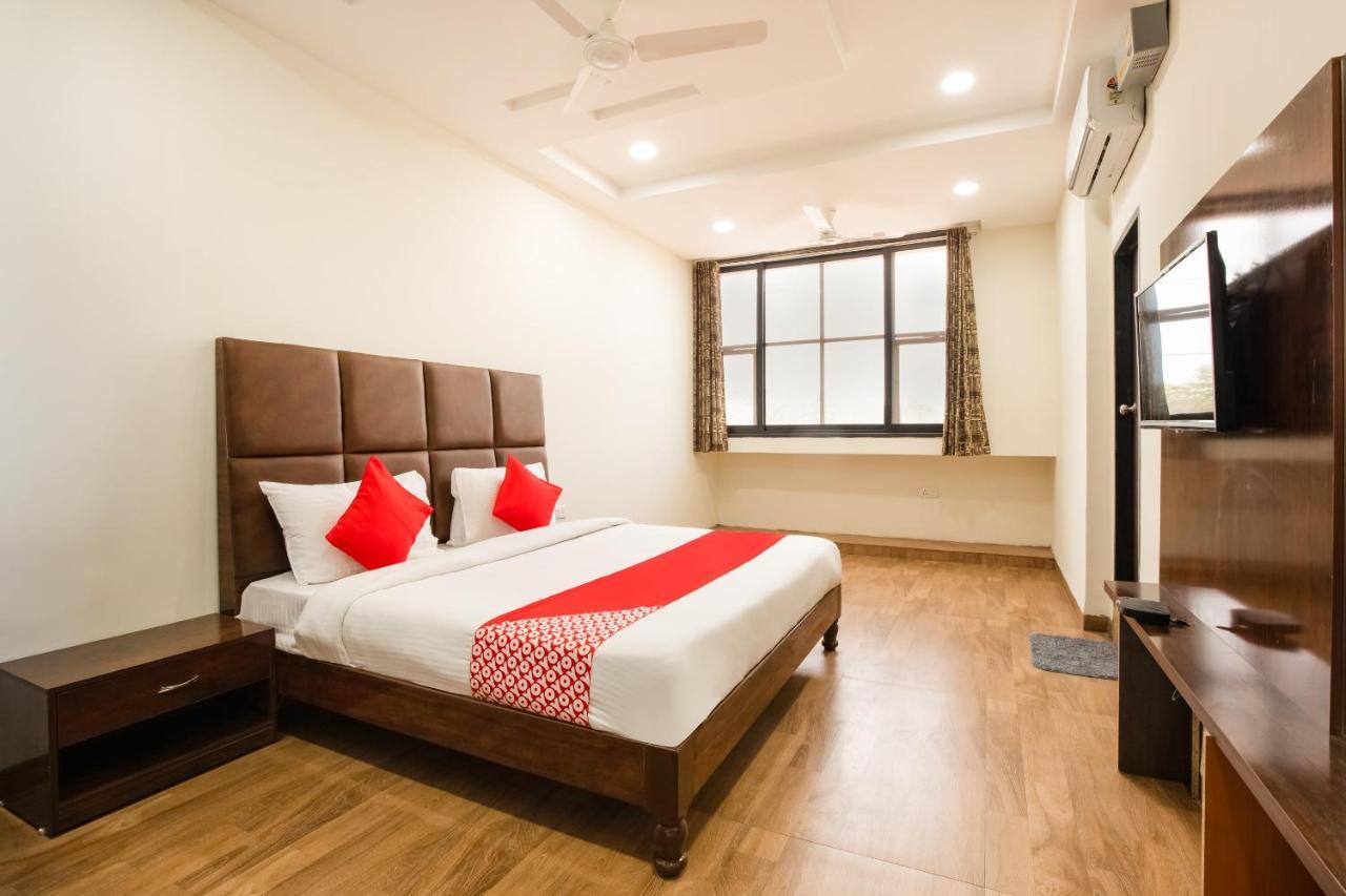 Oyo 71689 Hotel S Pride インドール エクステリア 写真