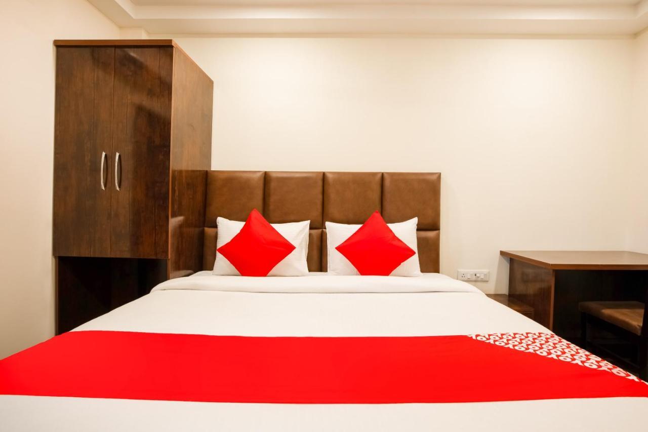 Oyo 71689 Hotel S Pride インドール エクステリア 写真